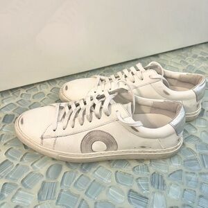 Oliver Cabell Women’s White Sneaker. Size 39